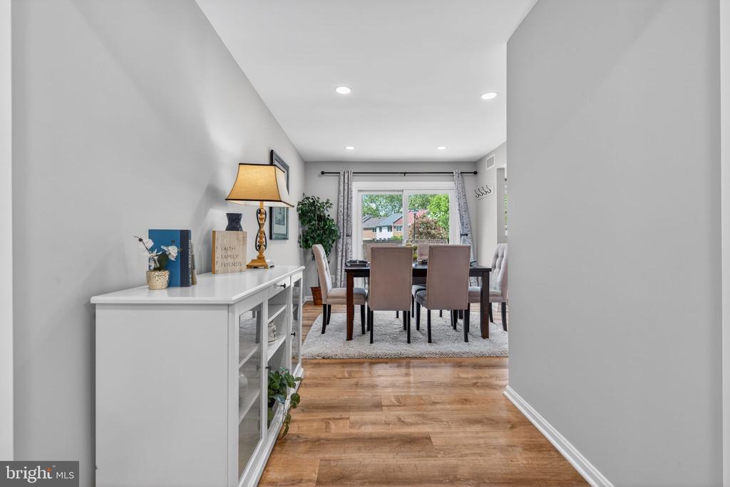 8426 GRENOBLE COURT