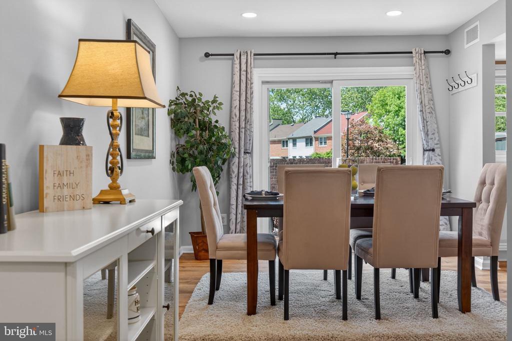 8426 GRENOBLE COURT
