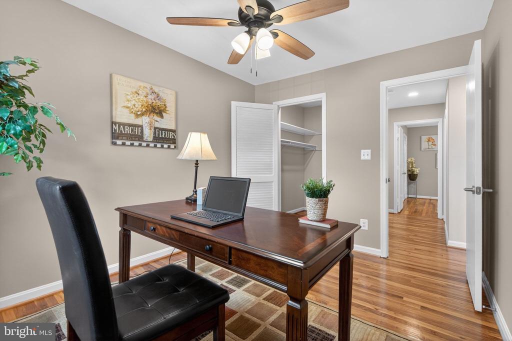 8426 GRENOBLE COURT