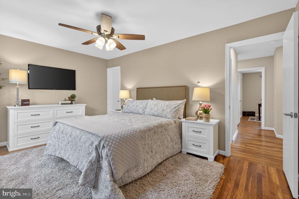 8426 GRENOBLE COURT