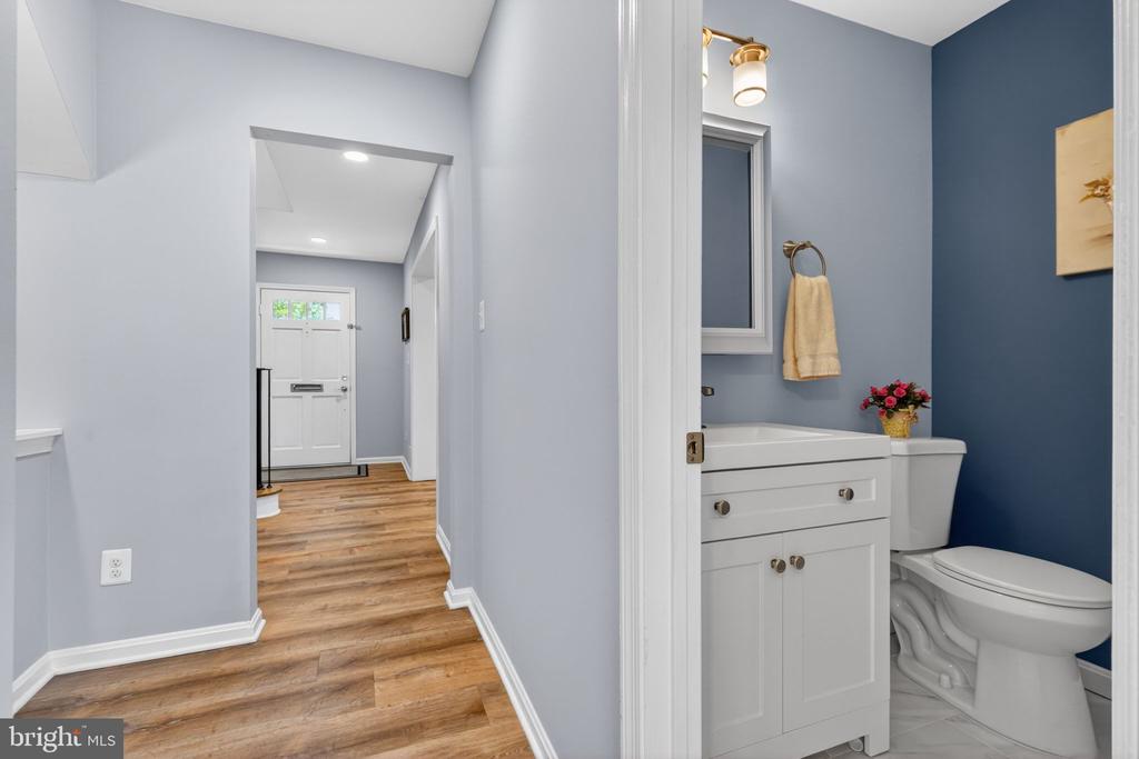 8426 GRENOBLE COURT