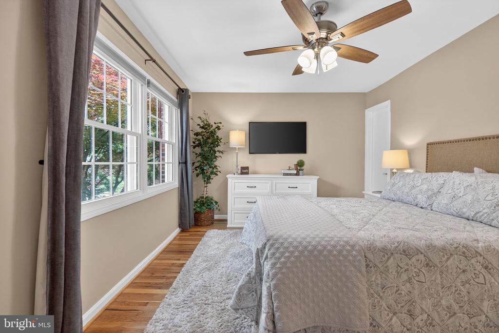 8426 GRENOBLE COURT