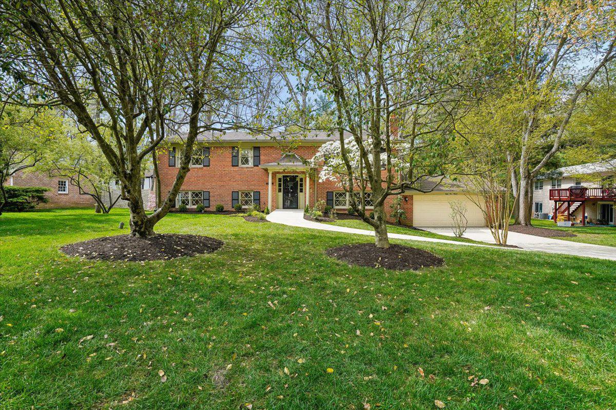 8913 BLUEGATE DRIVE