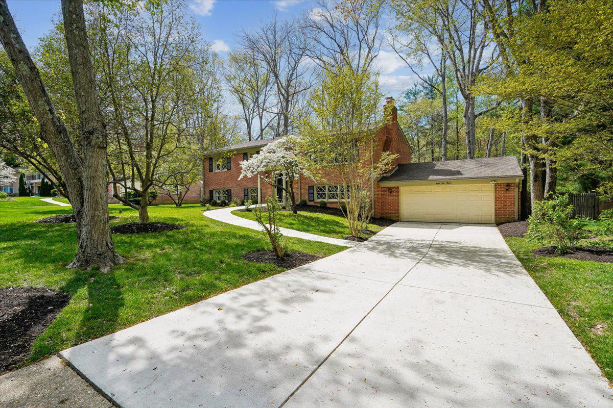 8913 BLUEGATE DRIVE