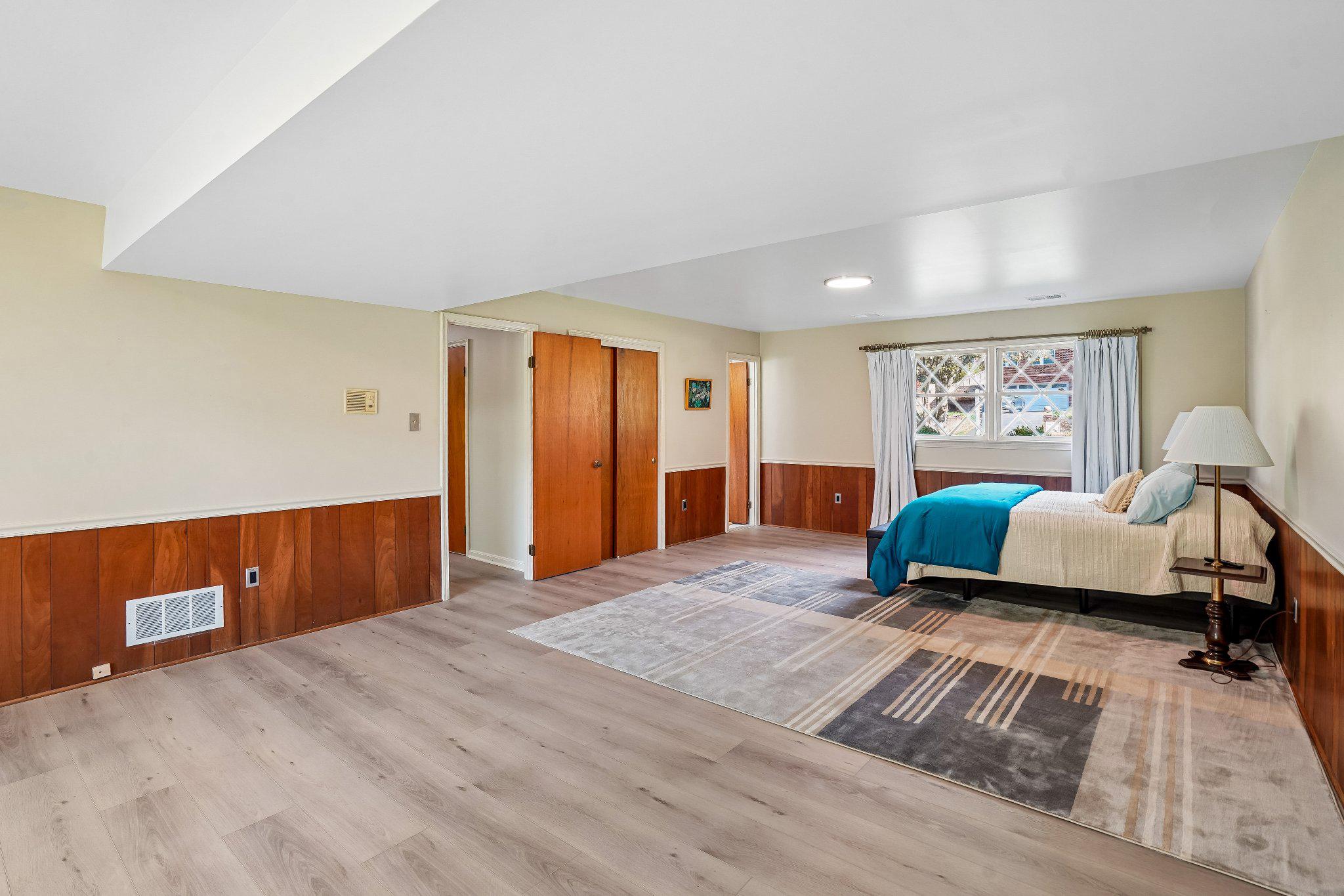 8913 BLUEGATE DRIVE