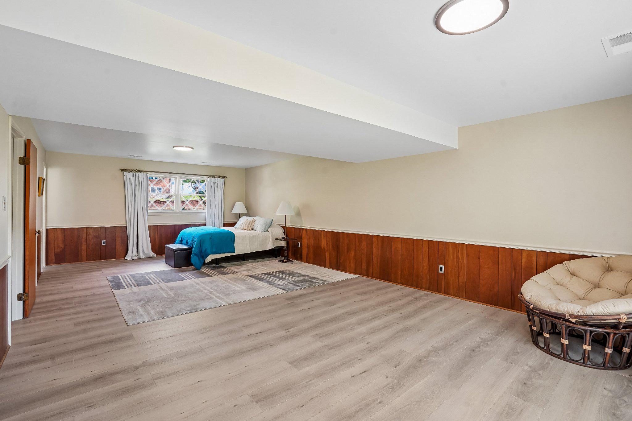 8913 BLUEGATE DRIVE