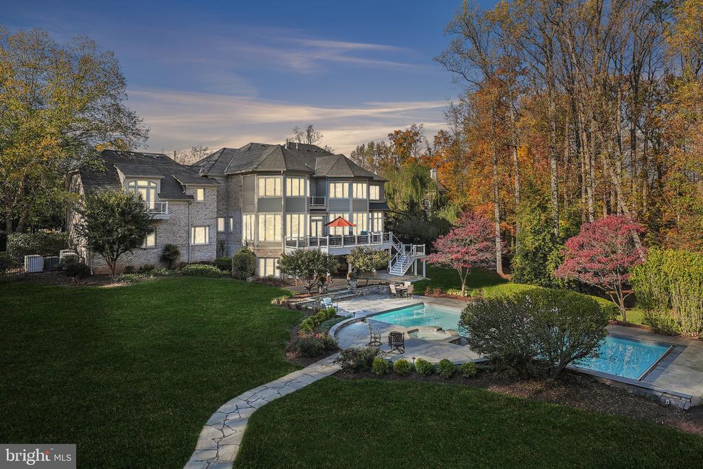 7785 SOLITUDE CT