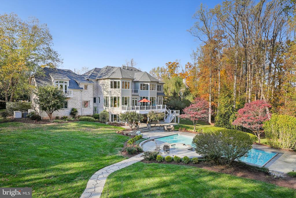 7785 SOLITUDE CT