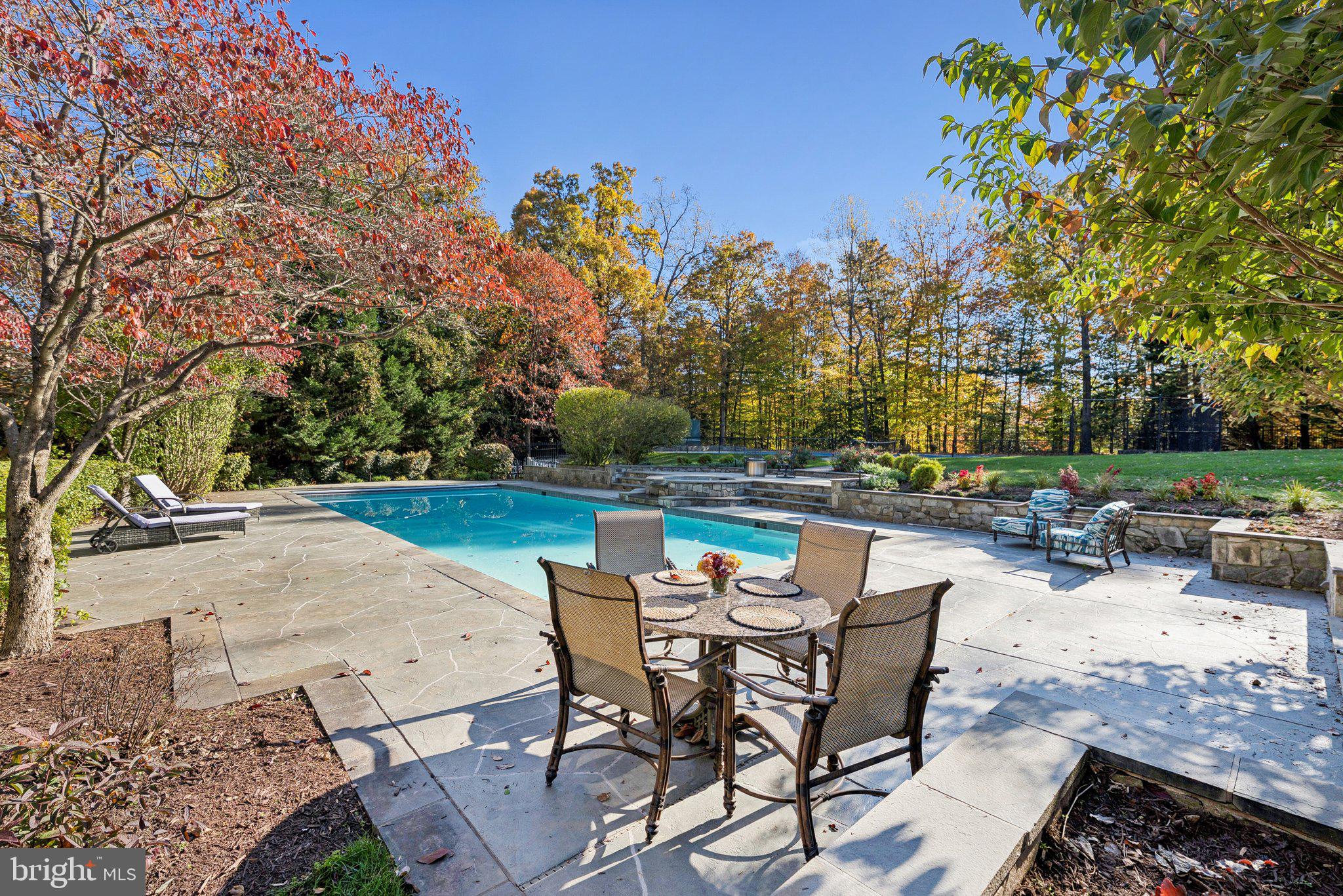 7785 SOLITUDE CT
