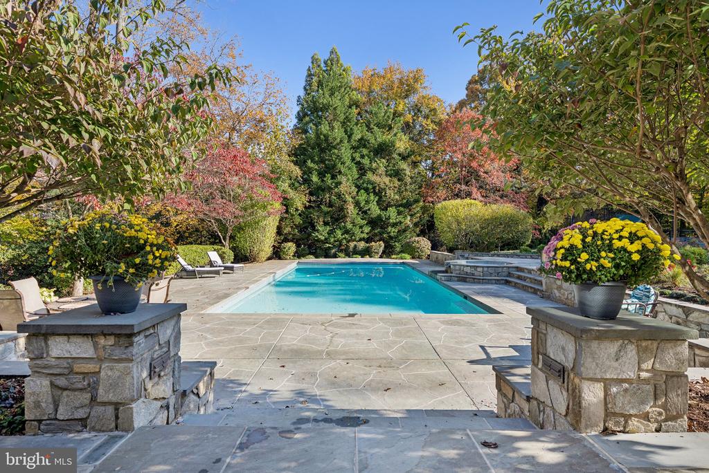 7785 SOLITUDE CT