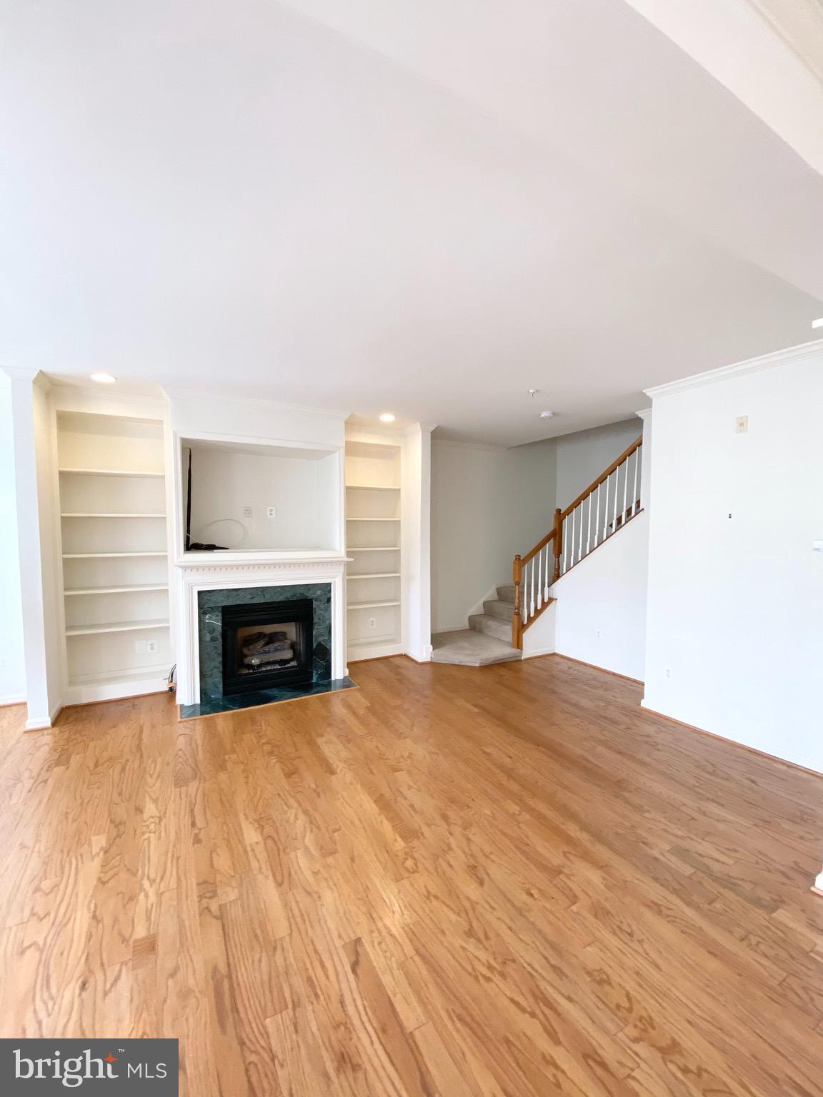 2663 MANHATTAN PLACE 304