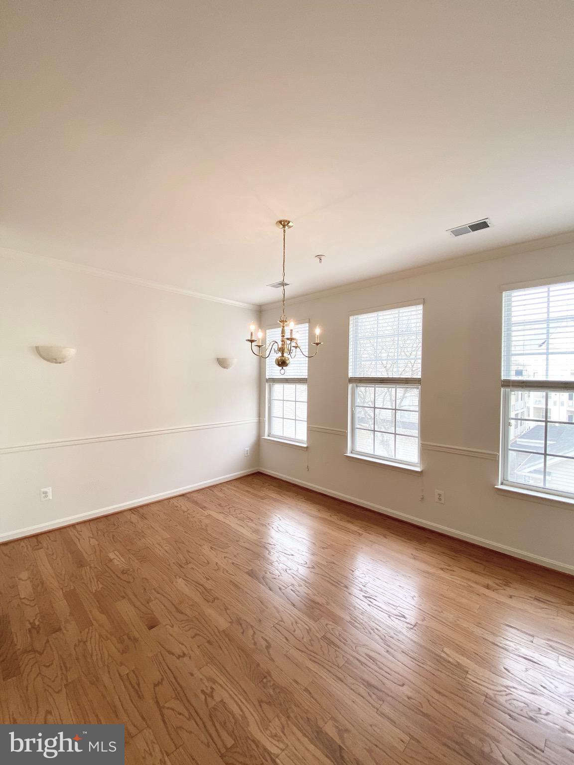 2663 MANHATTAN PLACE 304