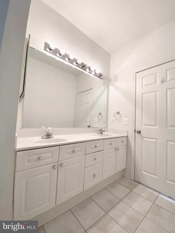 2663 MANHATTAN PLACE 304