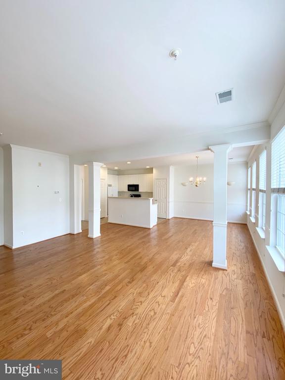 2663 MANHATTAN PLACE 304