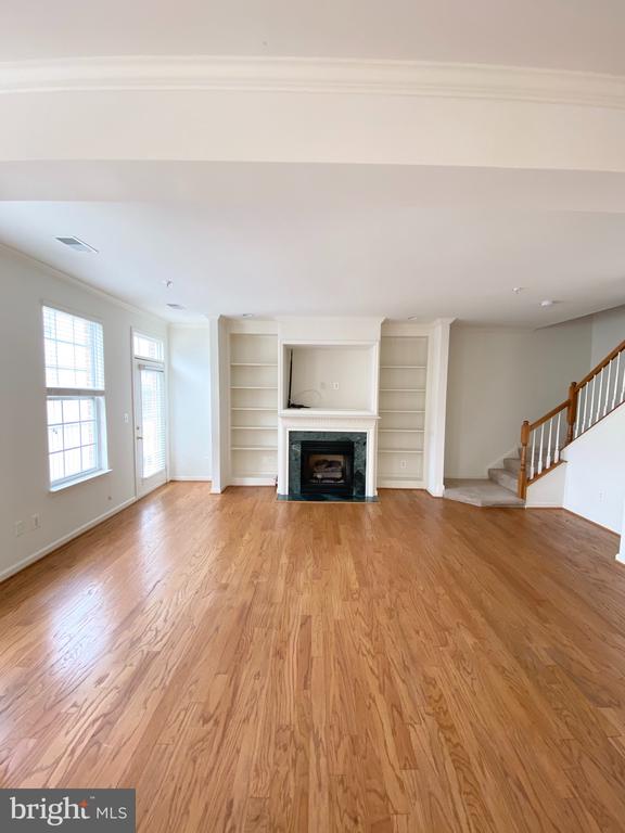 2663 MANHATTAN PLACE 304