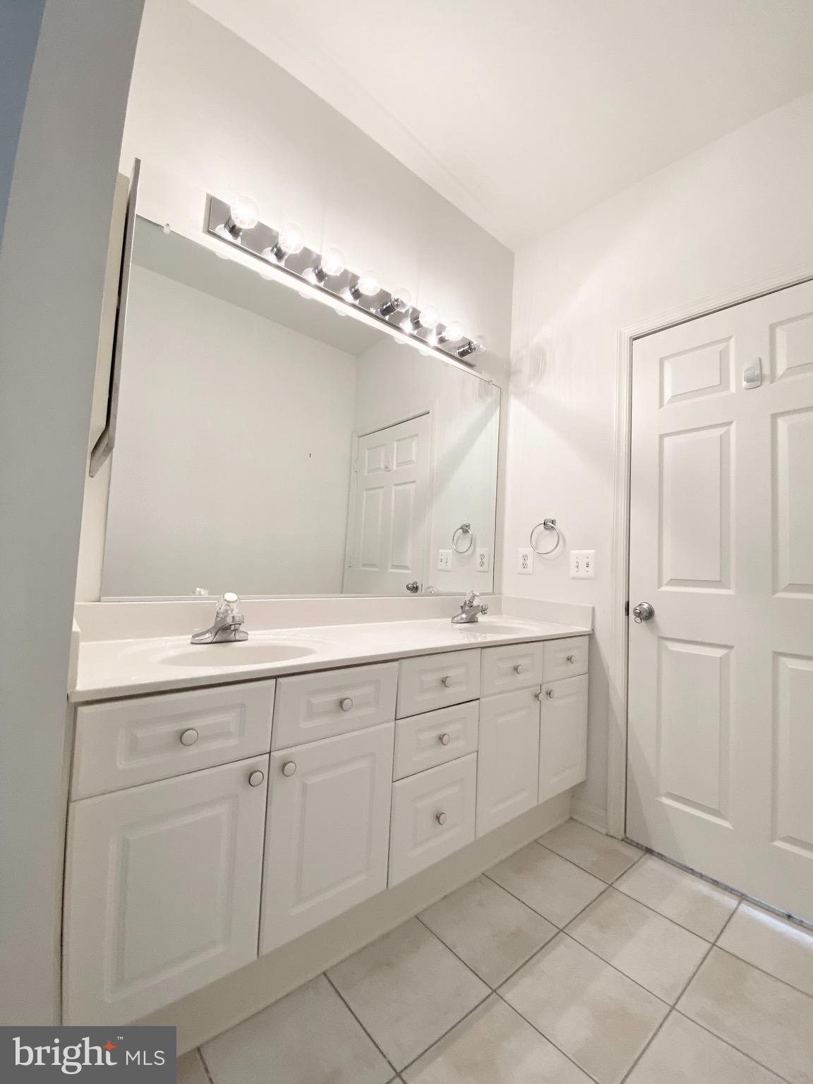 2663 MANHATTAN PLACE 304