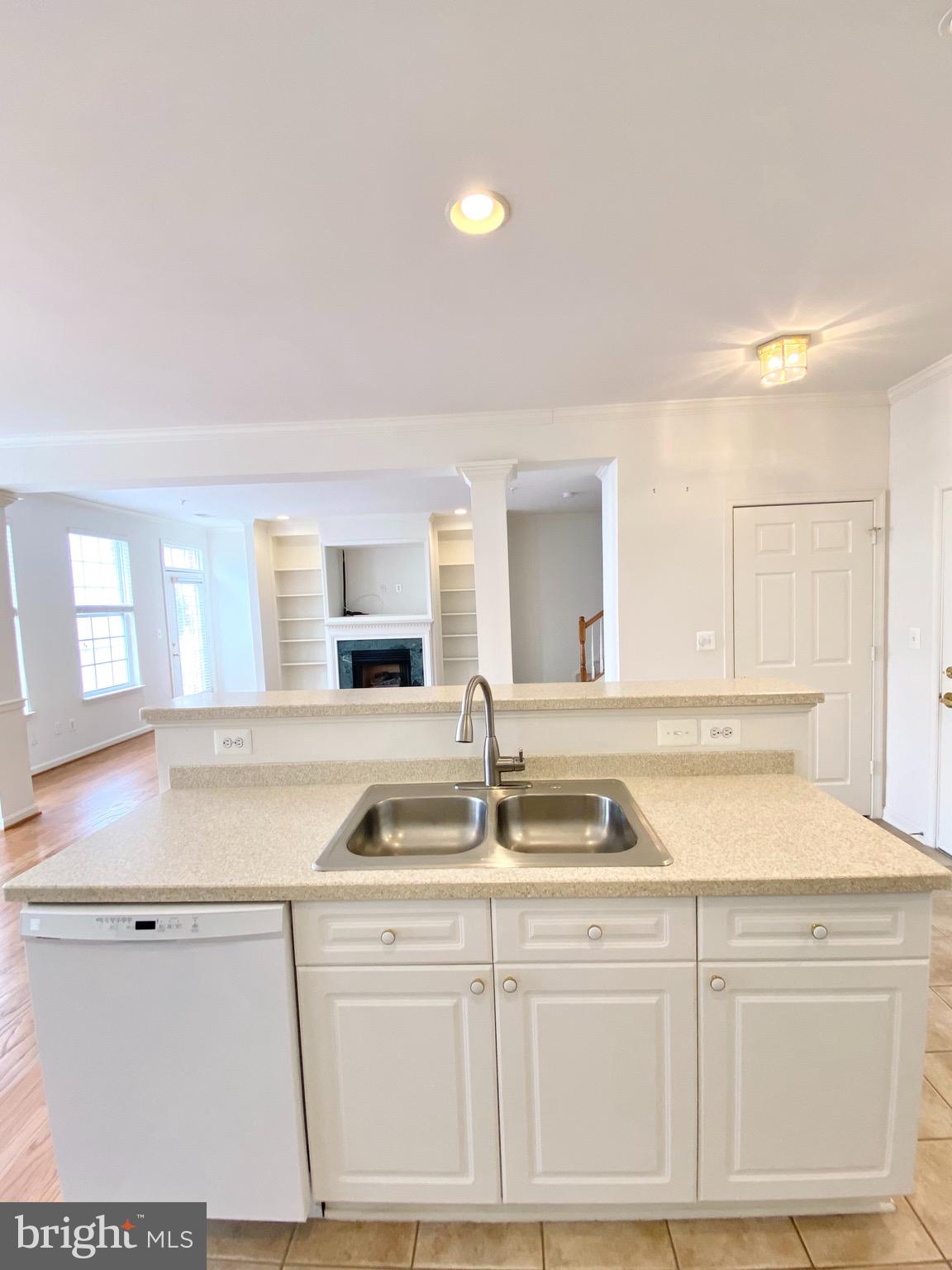 2663 MANHATTAN PLACE 304