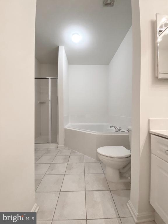 2663 MANHATTAN PLACE 304