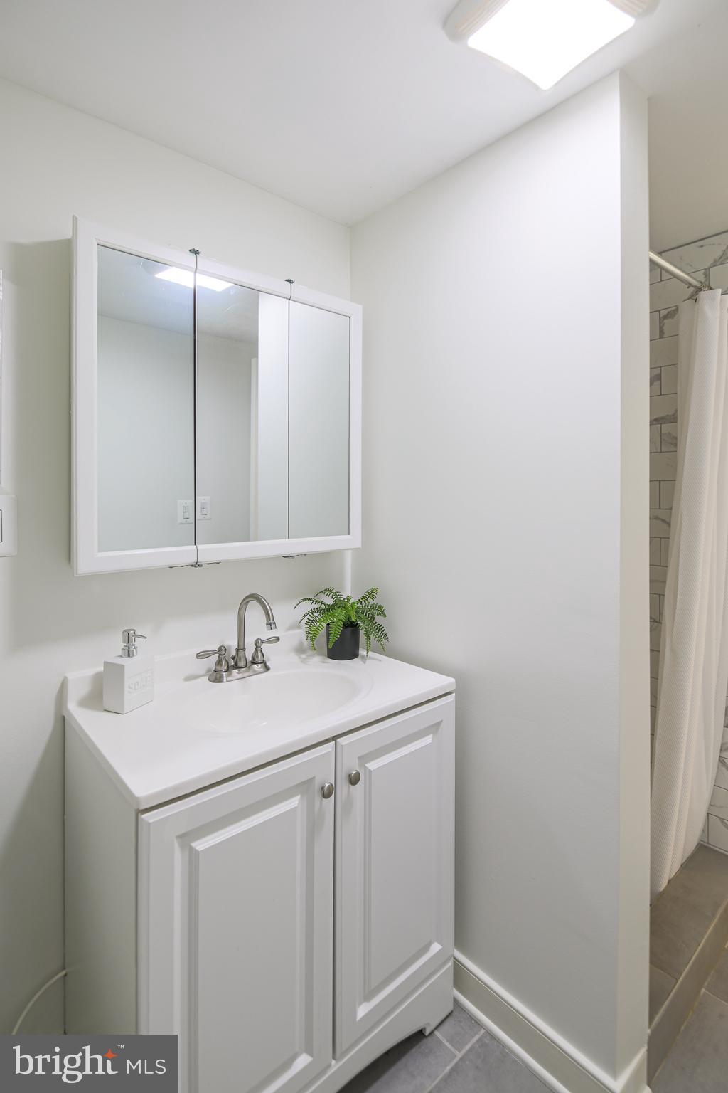 7200 POPKINS FARM ROAD