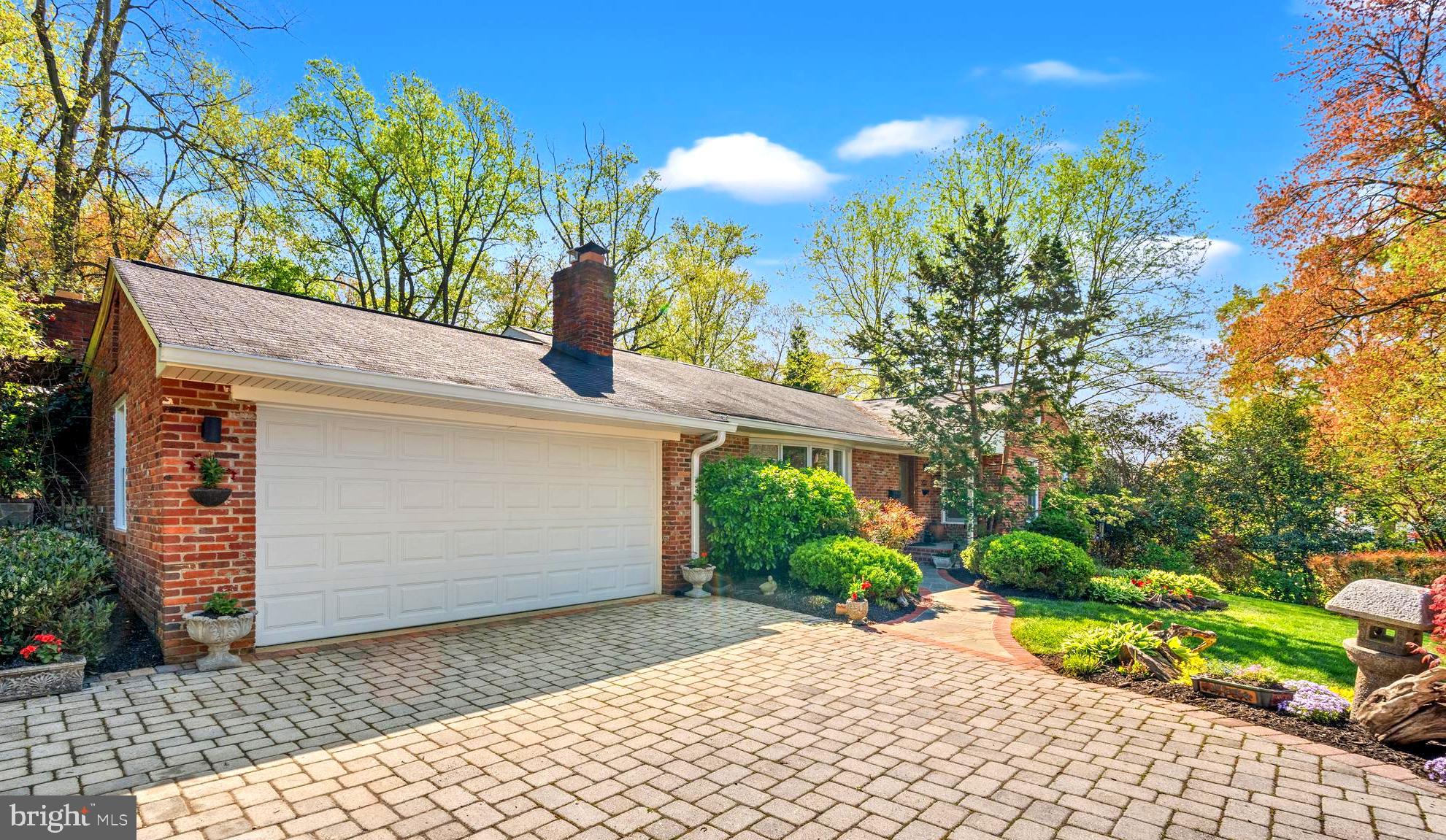 9025 CHARLES AUGUSTINE DRIVE