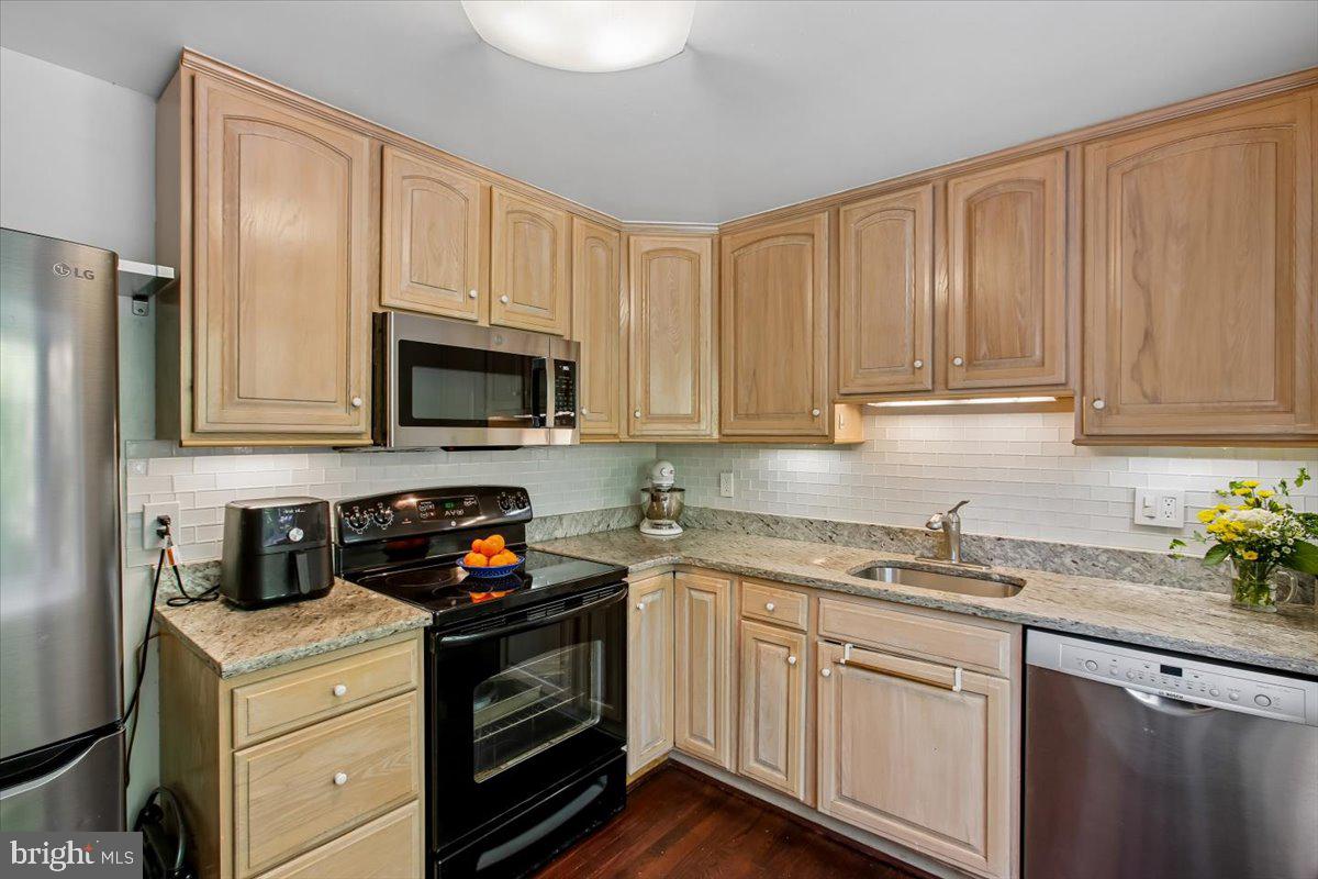 3140 ELLENWOOD DRIVE