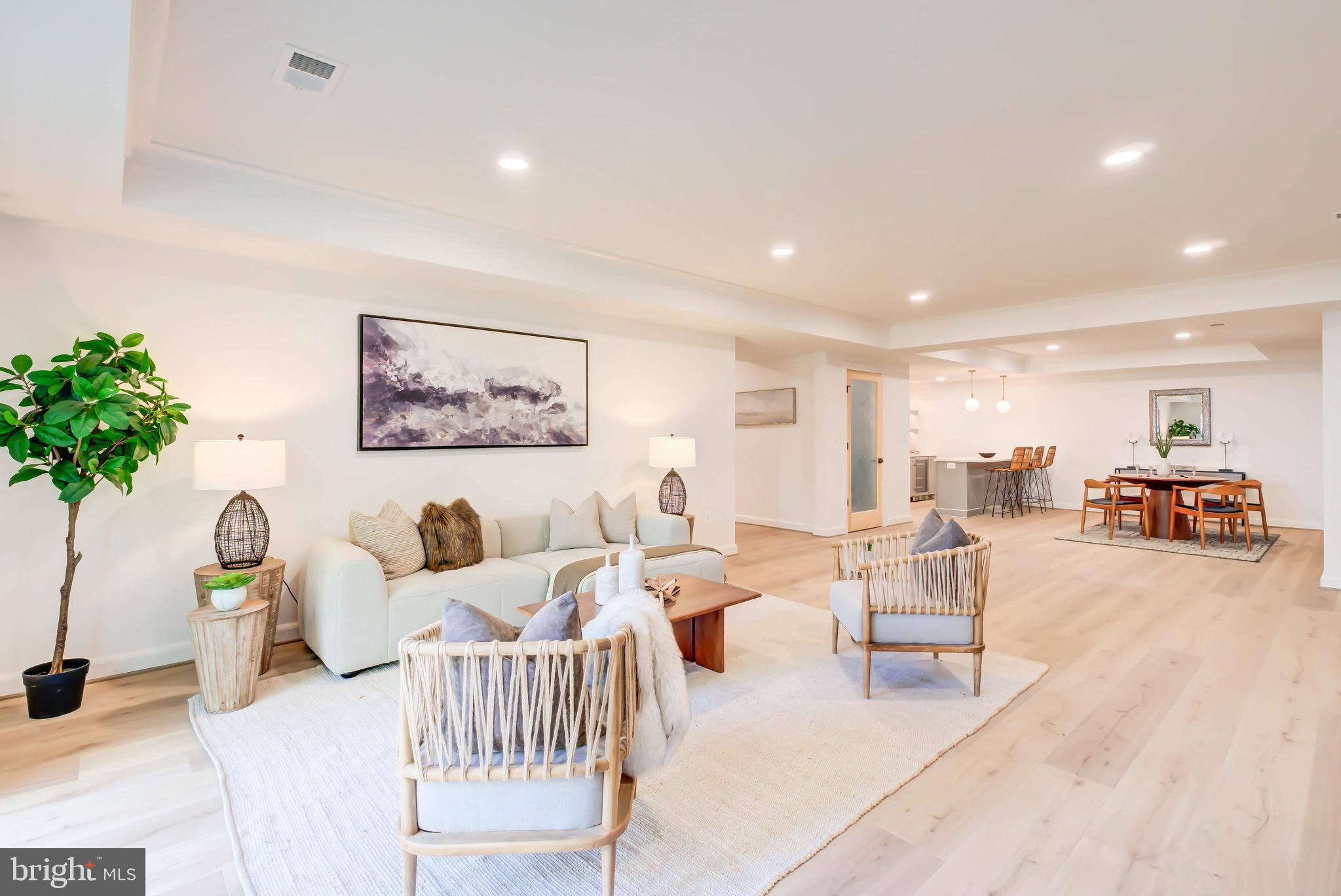 1538 FOREST LANE