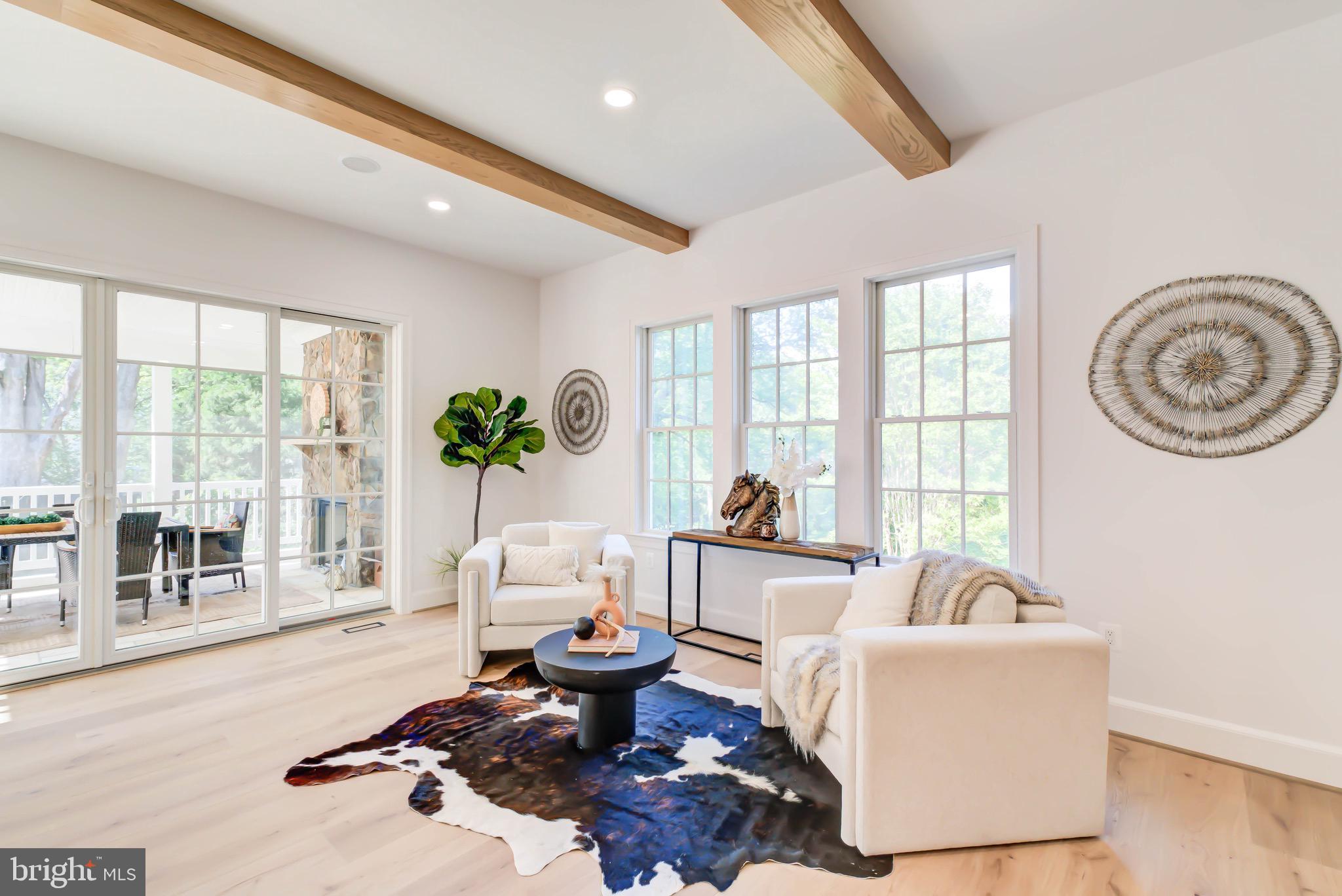 1538 FOREST LANE