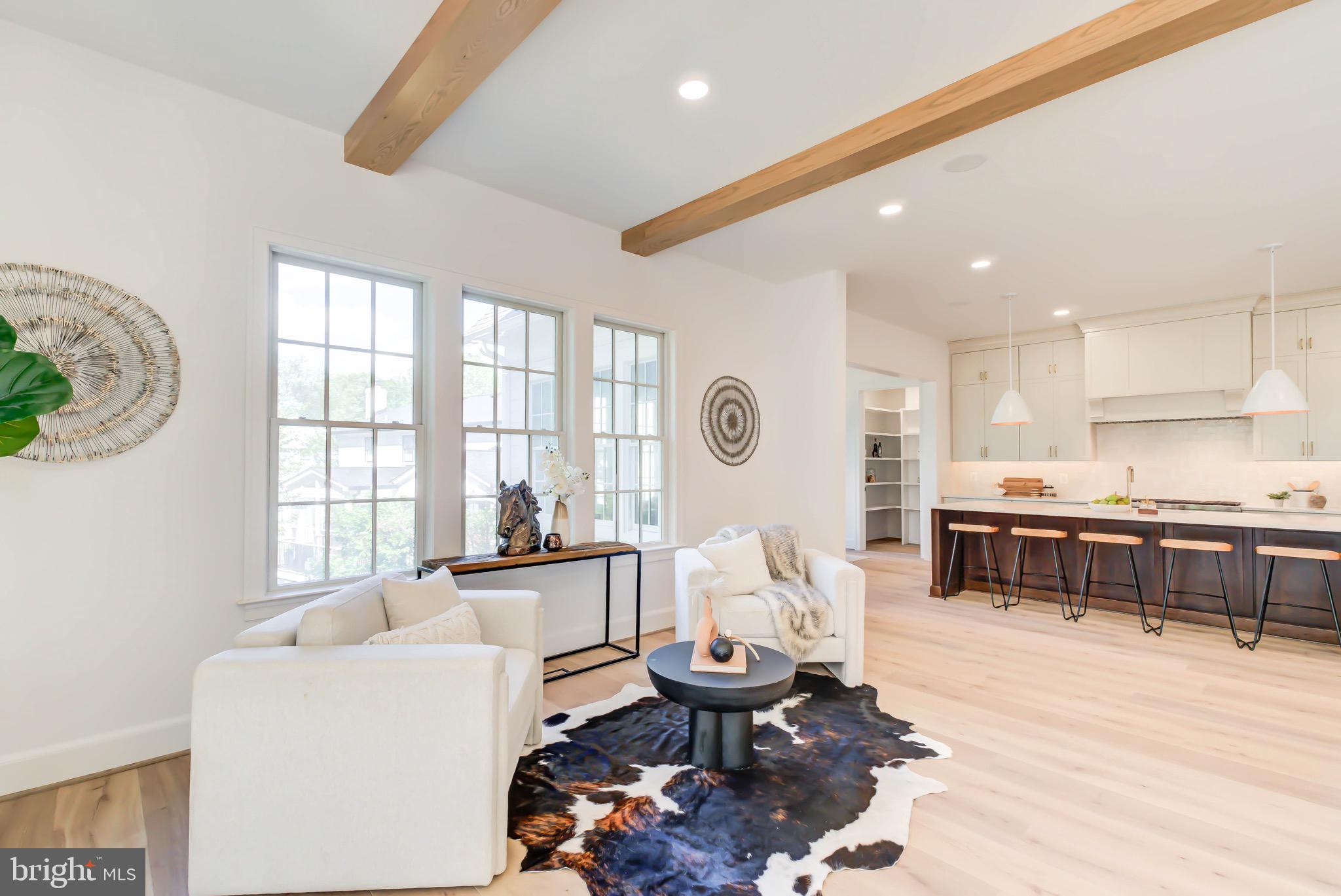 1538 FOREST LANE