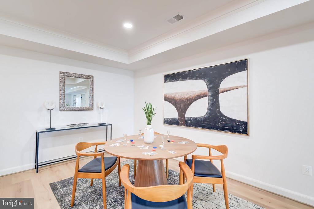 1538 FOREST LANE