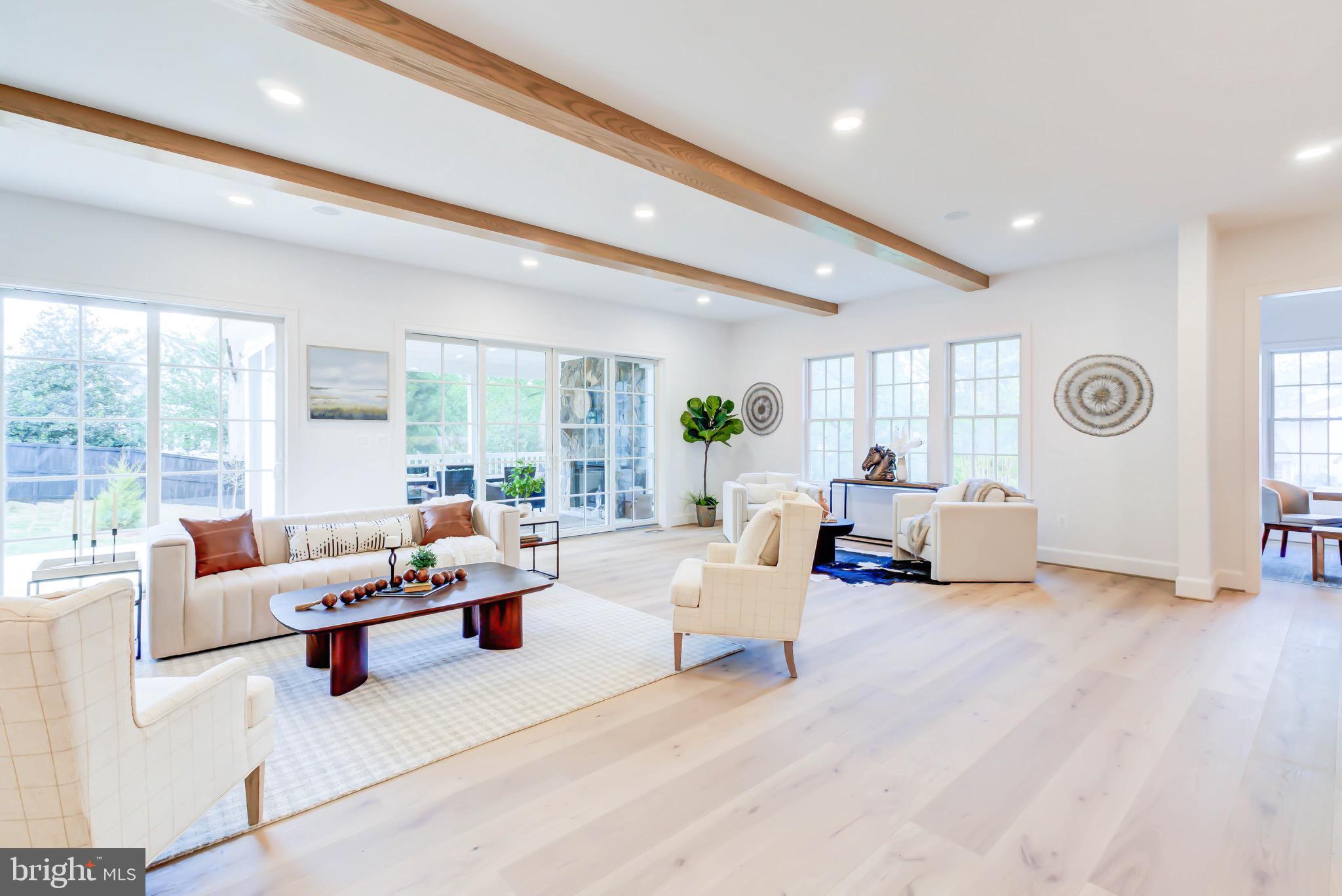 1538 FOREST LANE
