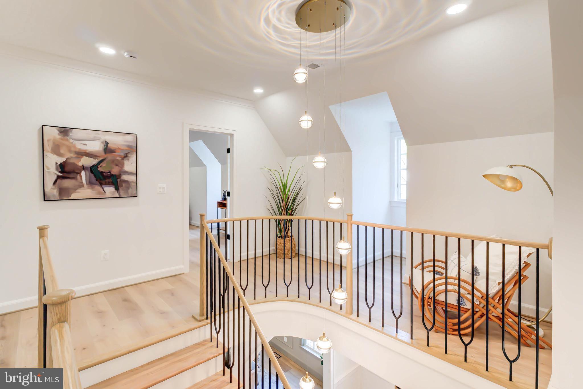 1538 FOREST LANE