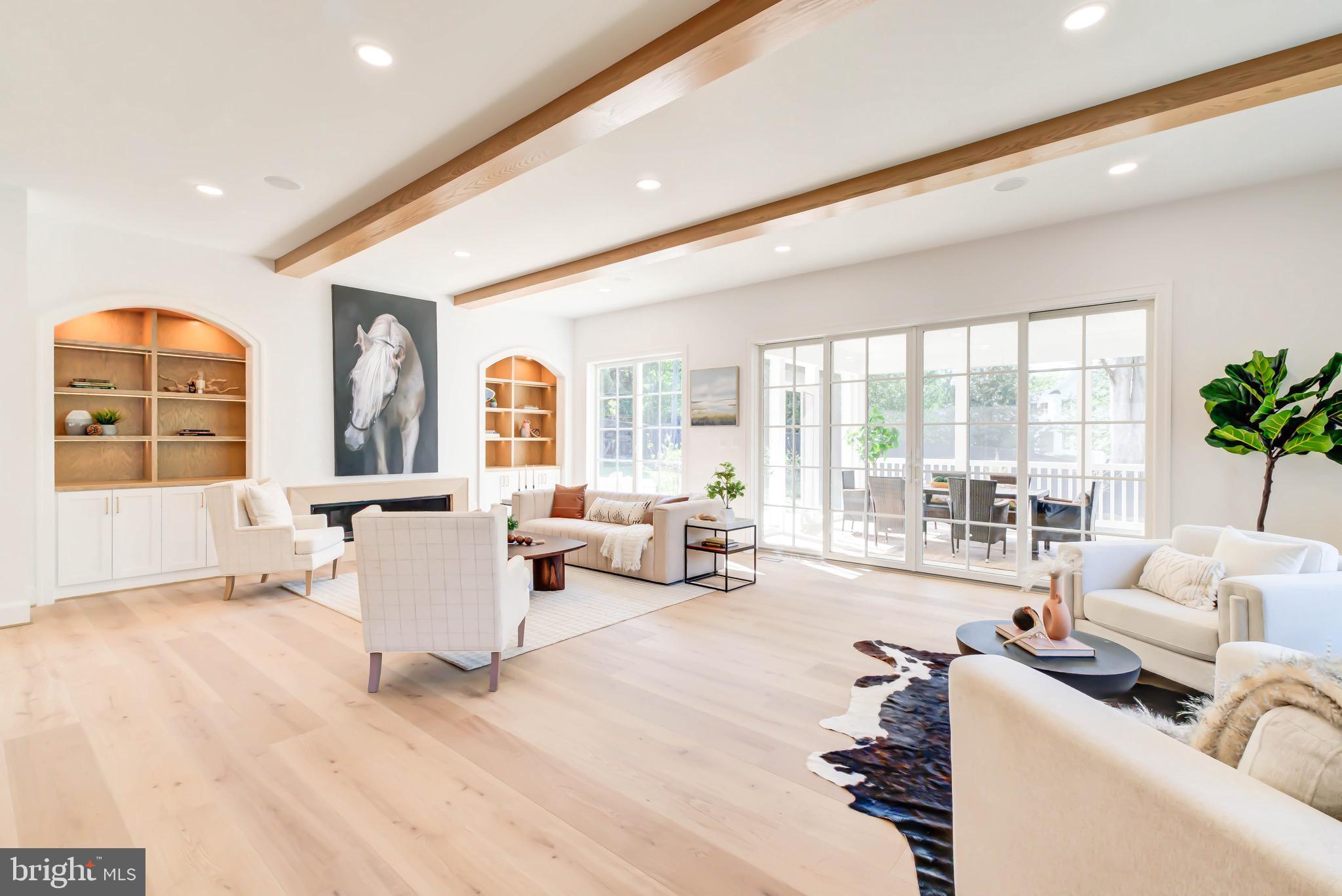 1538 FOREST LANE