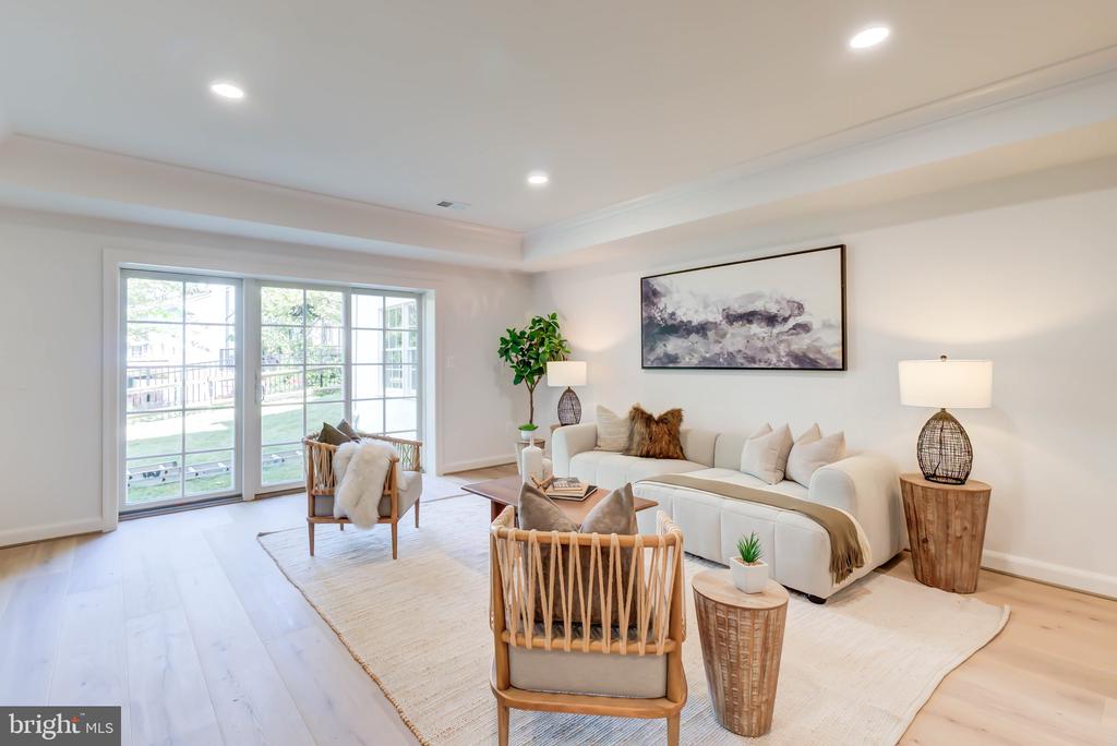 1538 FOREST LANE