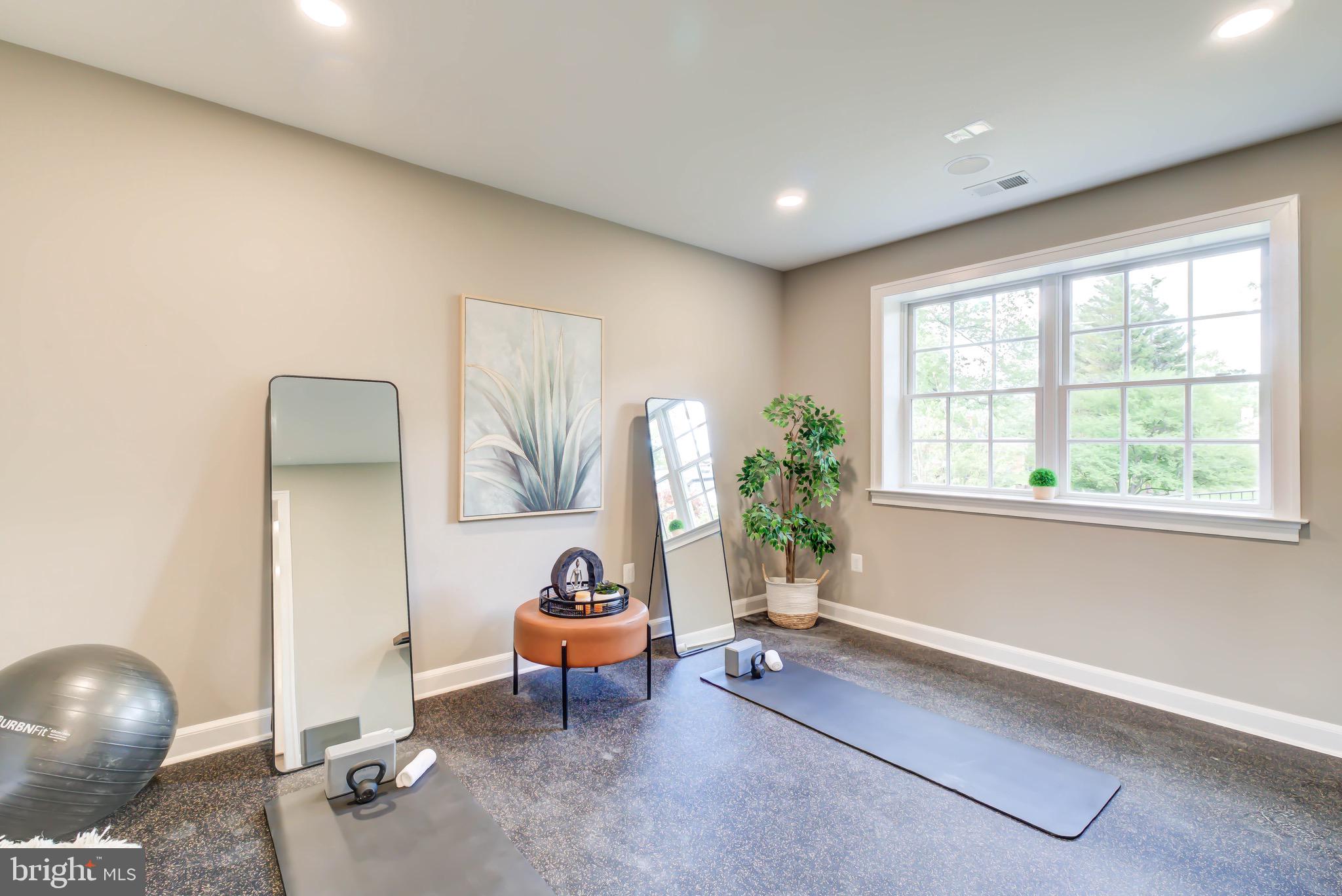 1538 FOREST LANE
