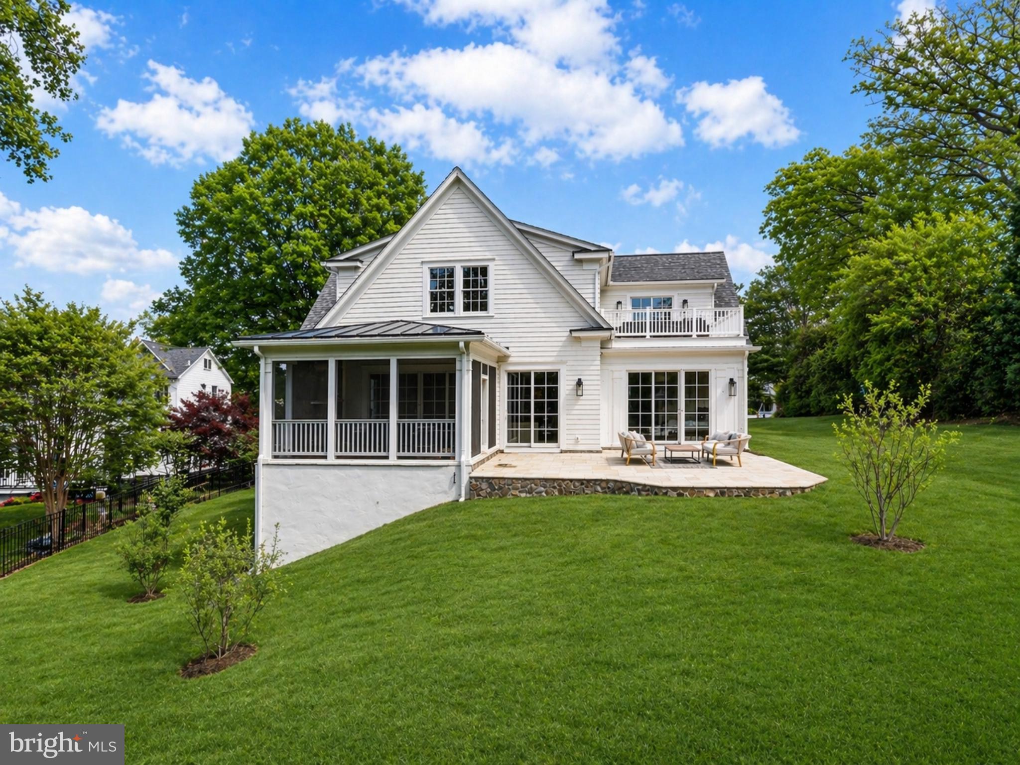 1538 FOREST LANE