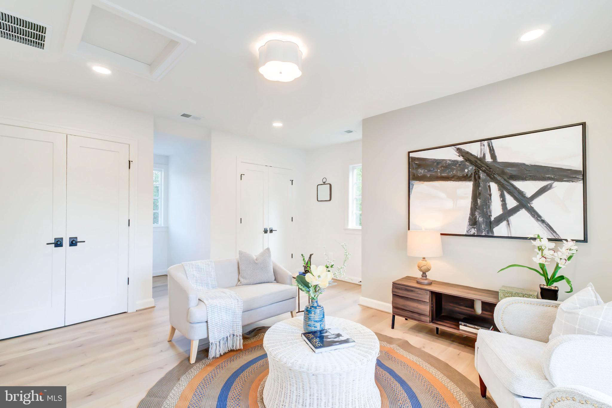 1538 FOREST LANE