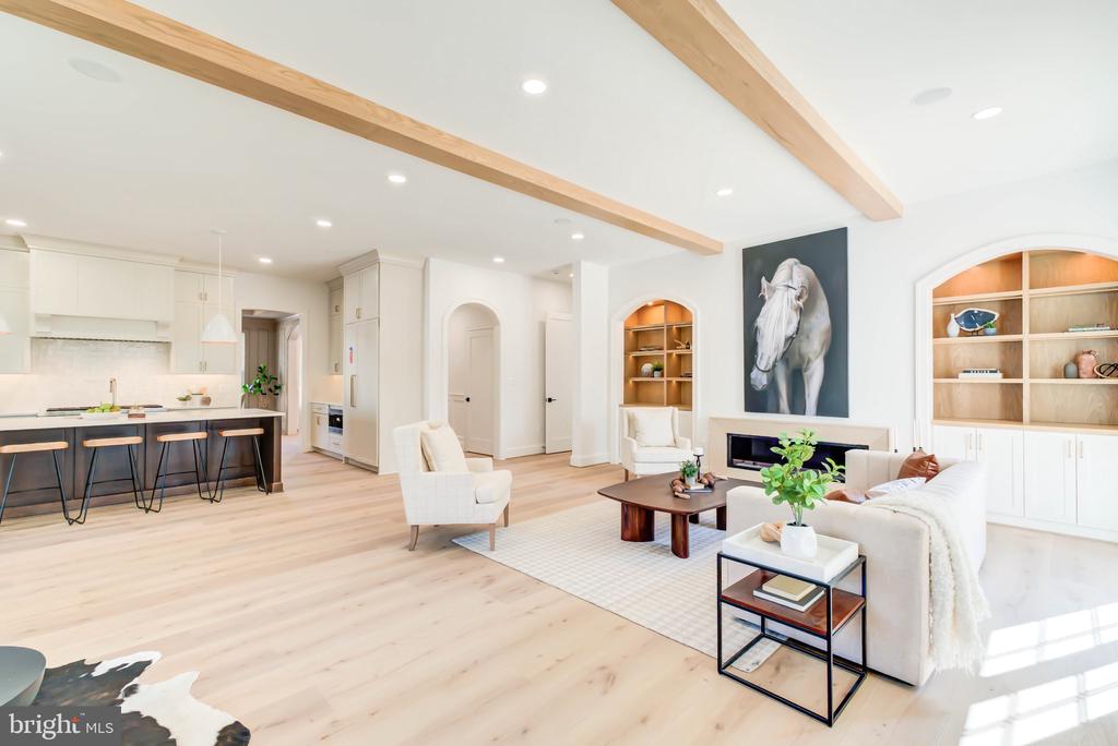 1538 FOREST LANE