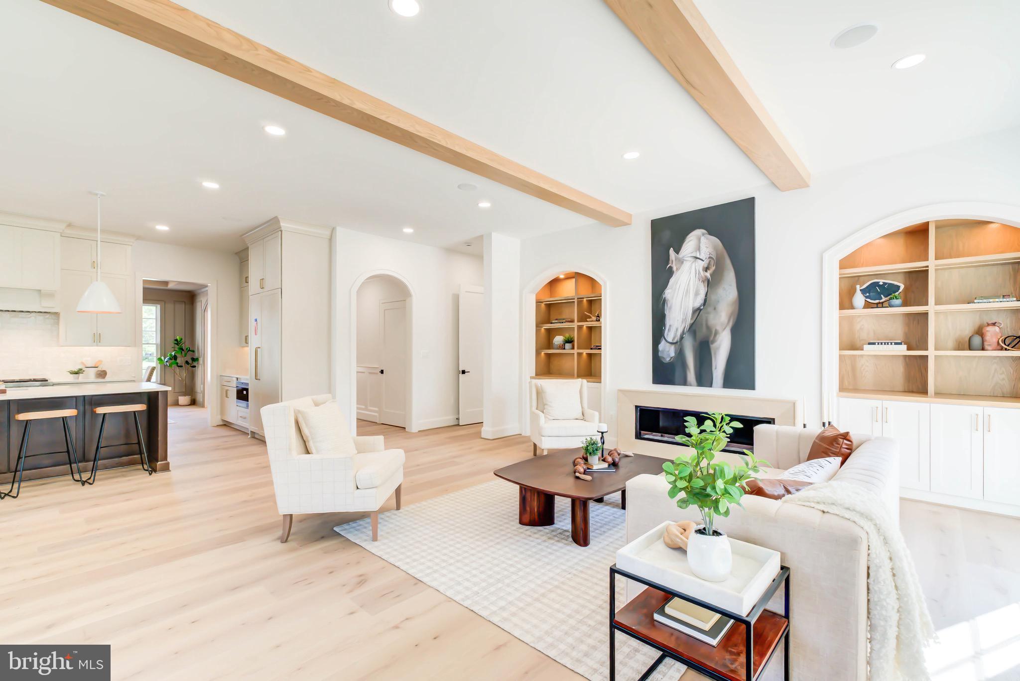1538 FOREST LANE