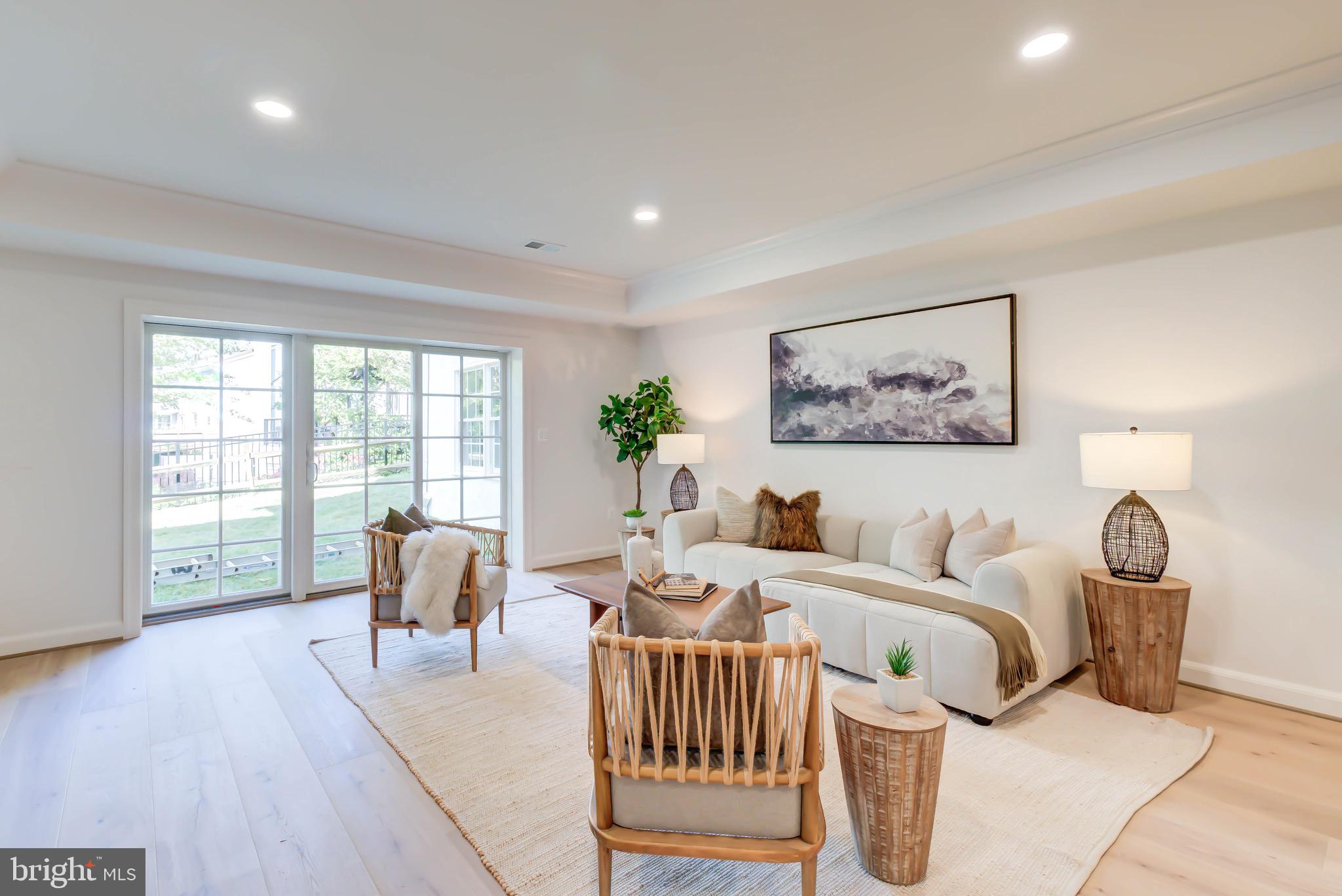 1538 FOREST LANE