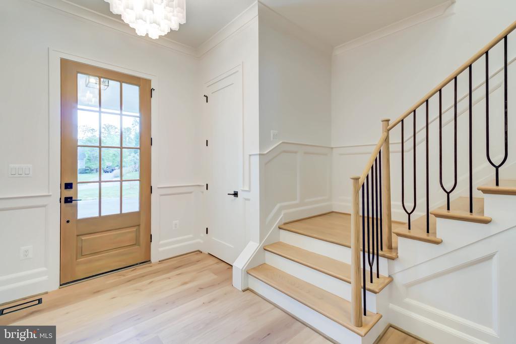 1538 FOREST LANE