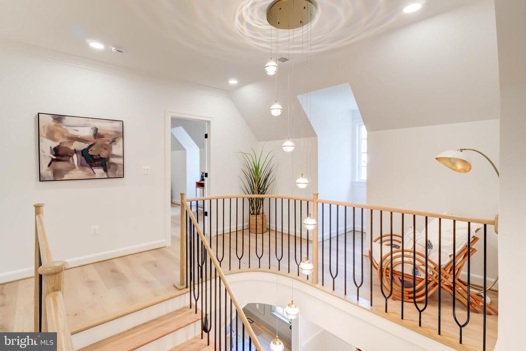1538 FOREST LANE