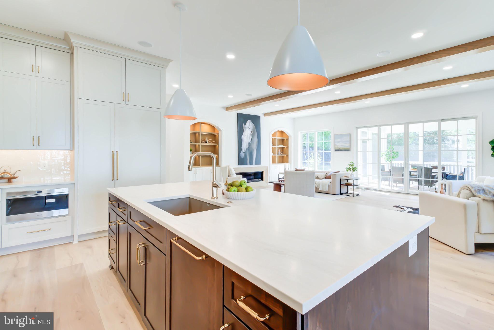 1538 FOREST LANE