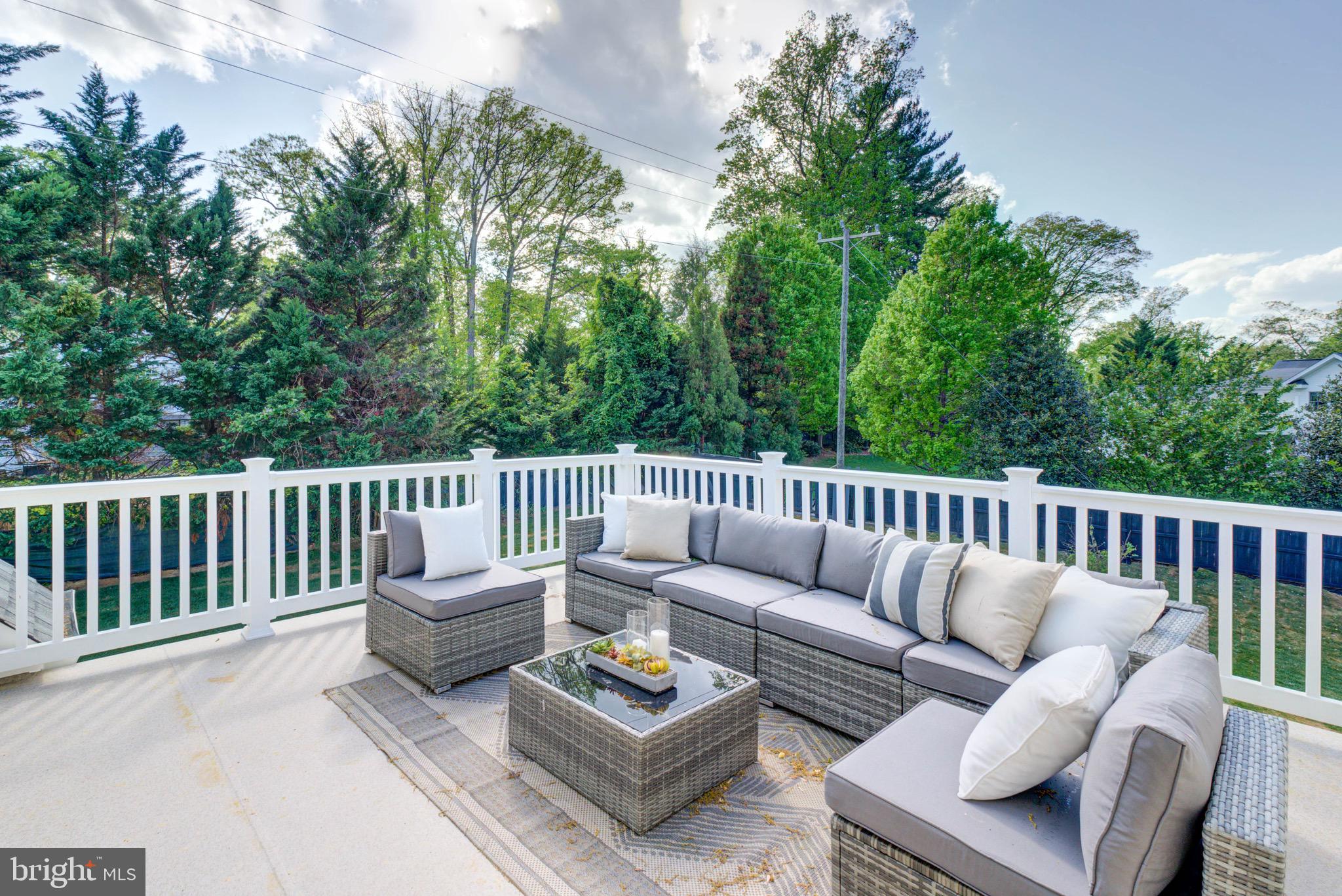 1538 FOREST LANE
