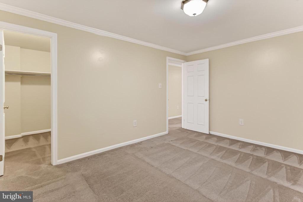 7451 HATHERLEIGH COURT