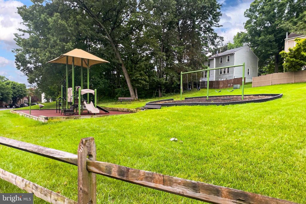 7451 HATHERLEIGH COURT