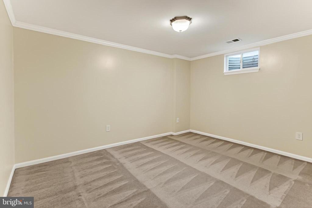 7451 HATHERLEIGH COURT