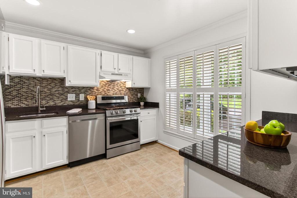 7451 HATHERLEIGH COURT