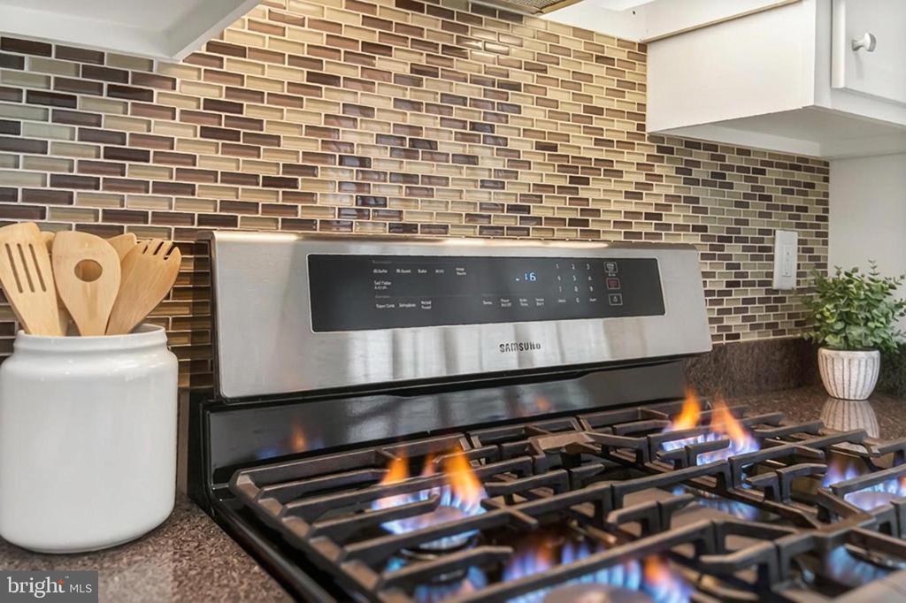 7451 HATHERLEIGH COURT