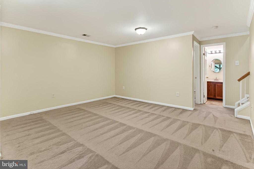 7451 HATHERLEIGH COURT