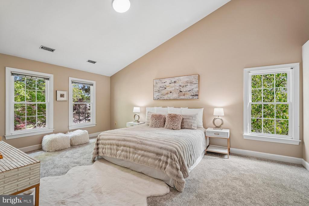 13113 WILLOW EDGE COURT